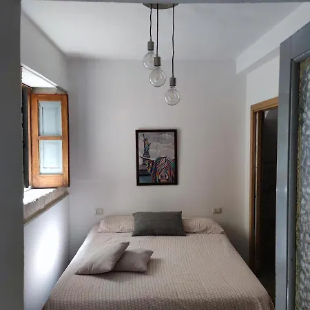 The Fishmarket Inn. Excellent Location In Ortigia! *